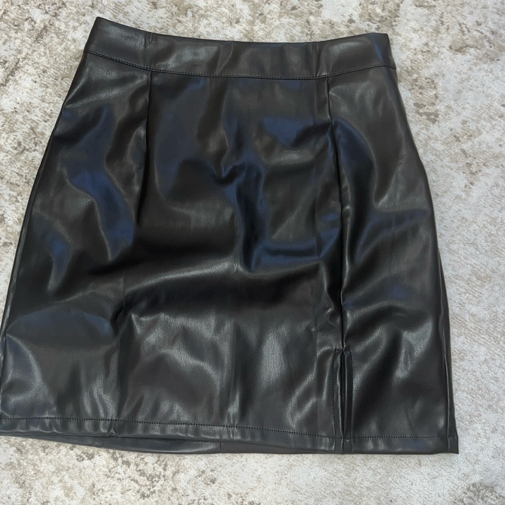 Faux leather skirt with slit